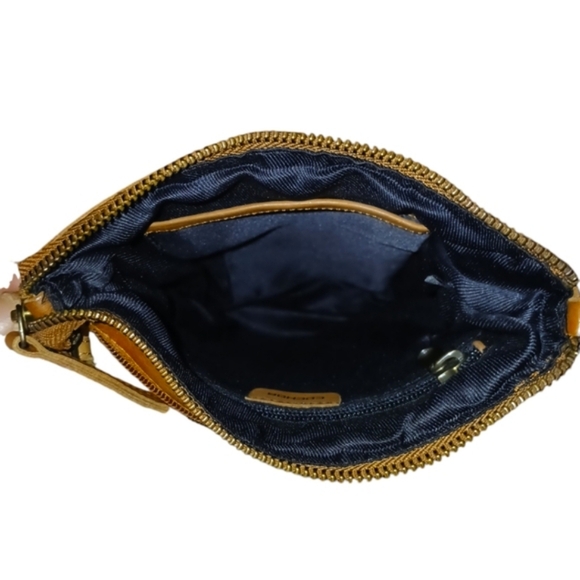 Cochoa Soft Brown Leather Crossbody Bag - Picture 4 of 12